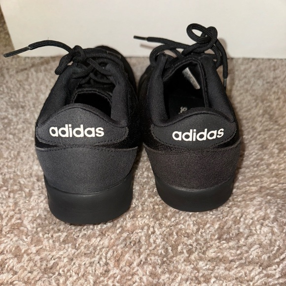 Adidas Cloudfoam black sneakers size 7 women’s excellent condition! - Picture 3 of 6